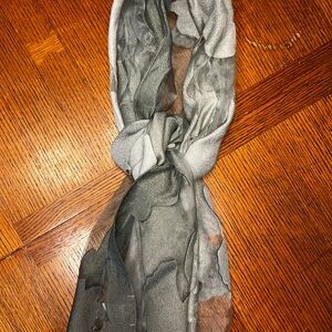 Elegant Gray and Black Women's Scarf J Jill